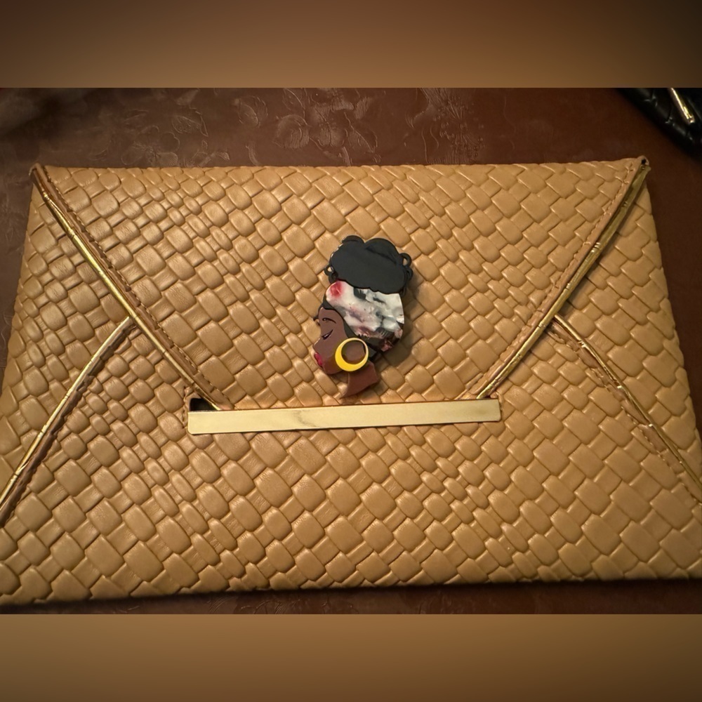 Woven clutch bag beach